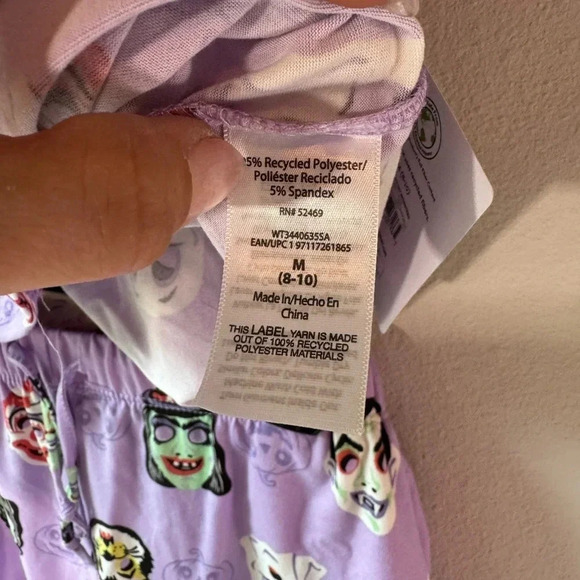 TikTok Viral Halloween Pajama Two-Piece Short Set - size M - Picture 2 of 9